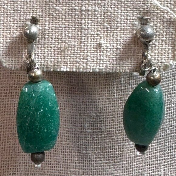 Vintage Green Aventurine & Silver Screw Back Earrings Clip On Gemstone Dangle - Picture 1 of 6